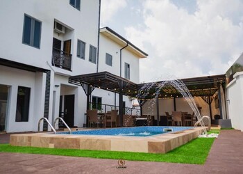 lavani apartment and suites