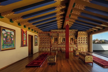 Shangri-La Nazhu Tibetan Mansion Hotel,,4 star