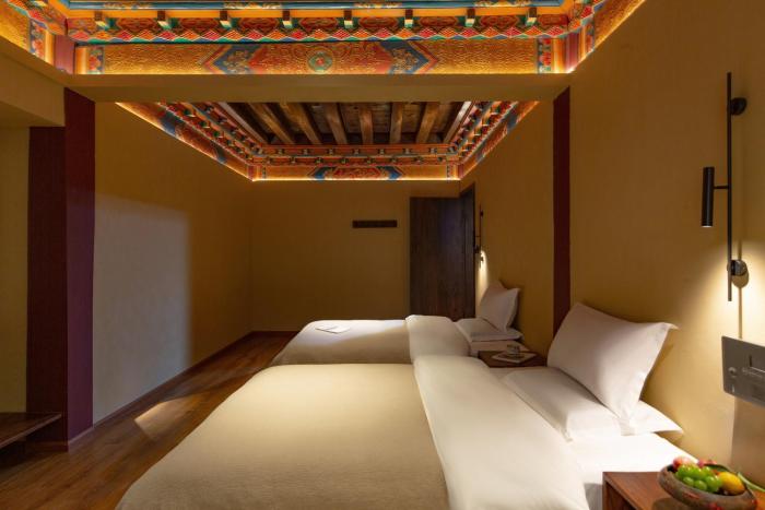 shangri la nazhu tibetan mansion hotel