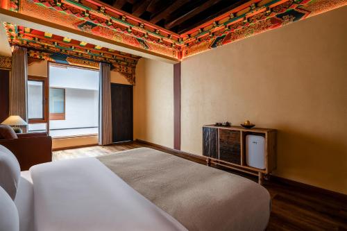shangri la nazhu tibetan mansion hotel