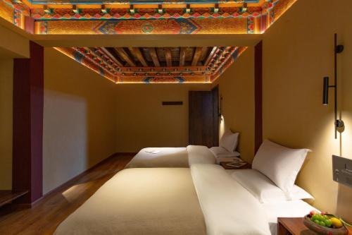 shangri la nazhu tibetan mansion hotel