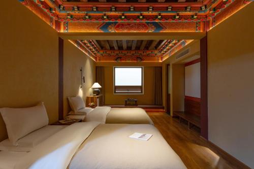 shangri la nazhu tibetan mansion hotel