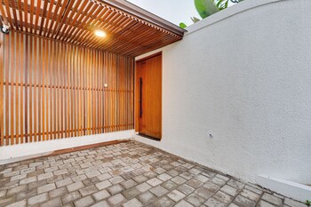 laluxe villa and residence