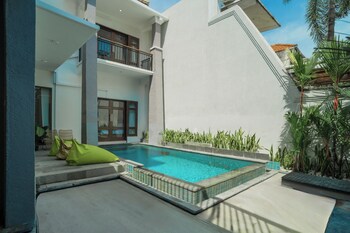 Villa Aura,,3 star