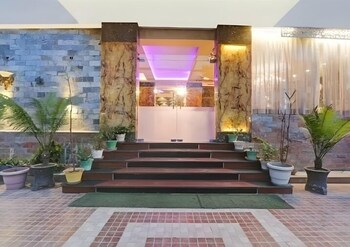 hotel vishwanath palace