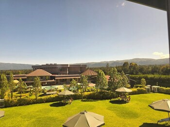 olempiaus gardens hotel