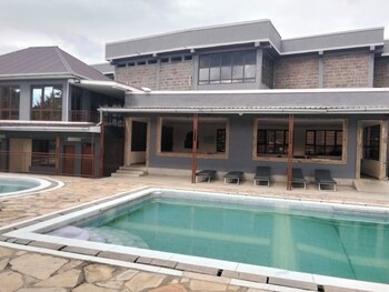 Olempiaus Gardens Hotel,,3 star