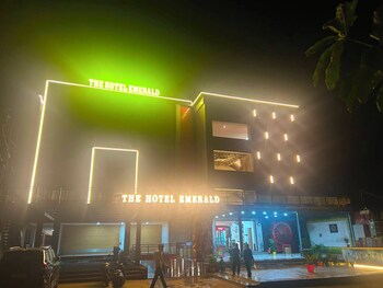 The Hotel Emerald,,2 star