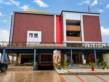 The Hotel Emerald,,2 star