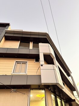 hotel r k palace near banke bihari temple