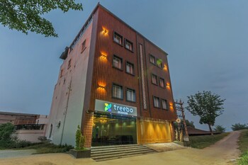 treebo sloka residency