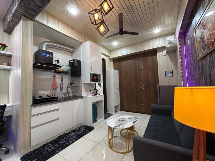 spacious 1bhk for 6 guests king and sofa beds zirakpur chandigarh mohali tricity