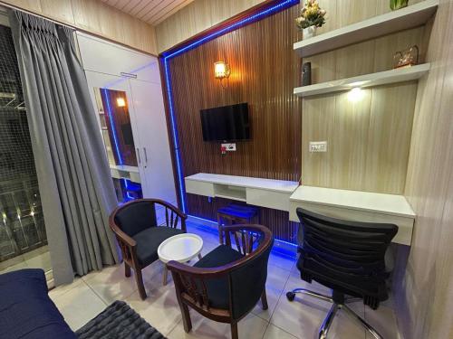 spacious 1bhk for 6 guests king and sofa beds zirakpur chandigarh mohali tricity