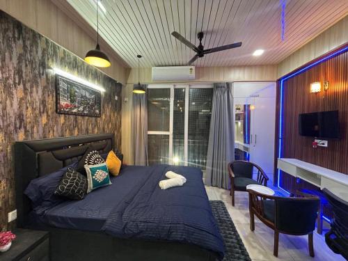 spacious 1bhk for 6 guests king and sofa beds zirakpur chandigarh mohali tricity