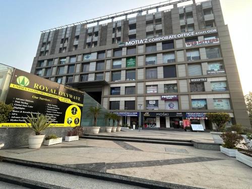 spacious 1bhk for 6 guests king and sofa beds zirakpur chandigarh mohali tricity