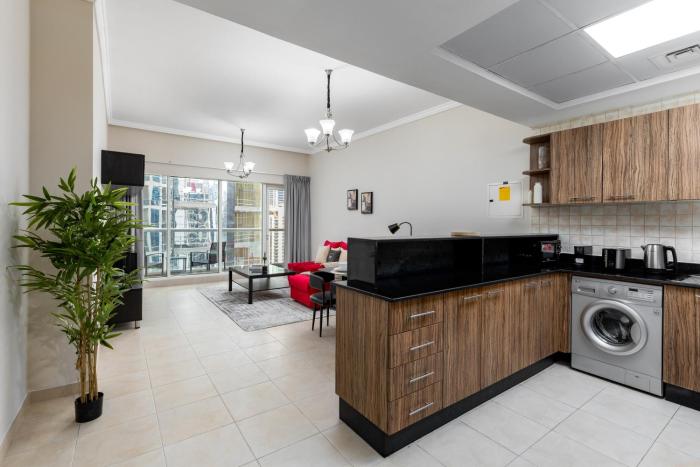 maison privee comfortable downtown apartment w city skyline vws