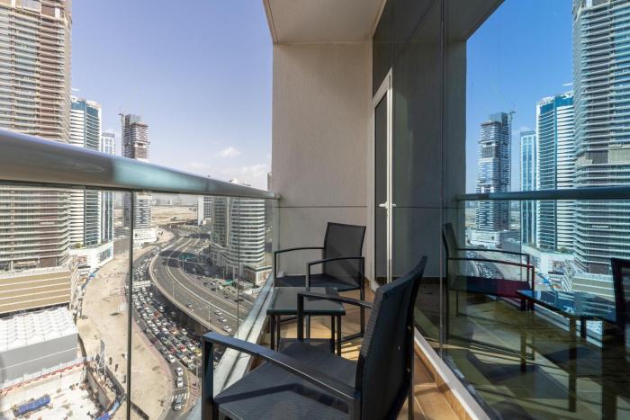 maison privee comfortable downtown apartment w city skyline vws