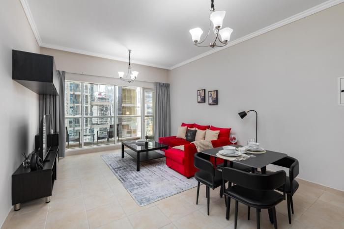 maison privee comfortable downtown apartment w city skyline vws