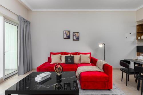 maison privee comfortable downtown apartment w city skyline vws