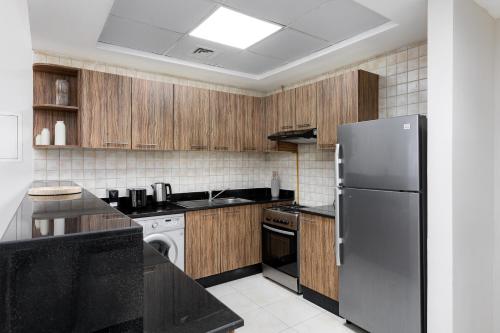 maison privee comfortable downtown apartment w city skyline vws