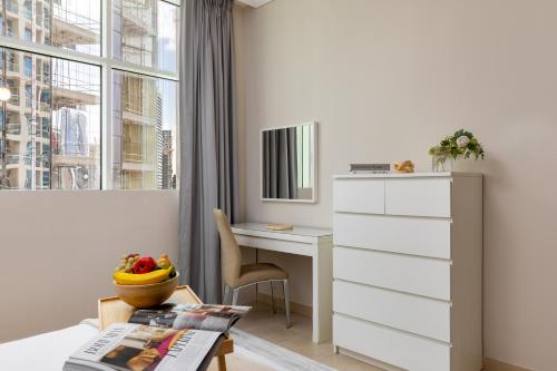 maison privee comfortable downtown apartment w city skyline vws