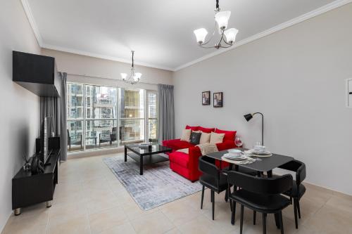 maison privee comfortable downtown apartment w city skyline vws