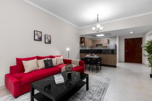 maison privee comfortable downtown apartment w city skyline vws