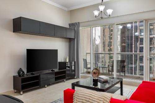 maison privee comfortable downtown apartment w city skyline vws