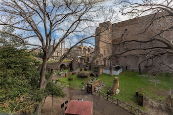 foro romano luxury flat