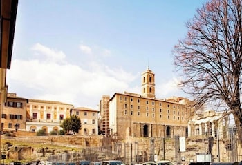 foro romano luxury flat
