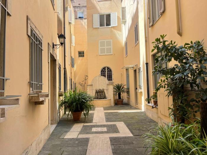 foro romano luxury flat