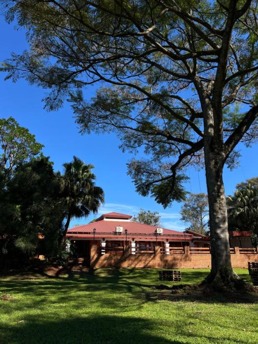 hotel and restaurant las brisas