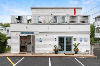 seaside suites