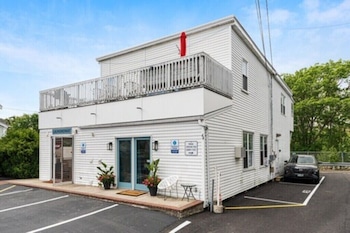 seaside suites