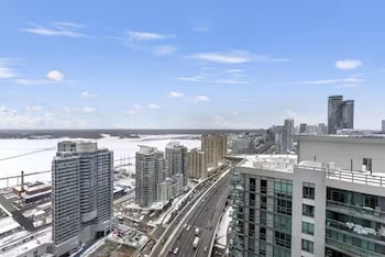 Toronto Icon Suites - Cn Tower Downtown,,4 star