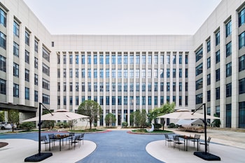 wuhan tianhe airport fliport garden hotel