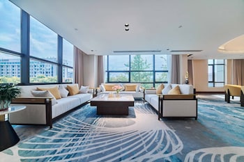 wuhan tianhe airport fliport garden hotel