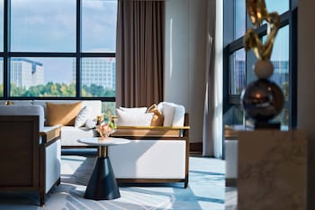 wuhan tianhe airport fliport garden hotel