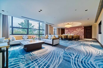 wuhan tianhe airport fliport garden hotel