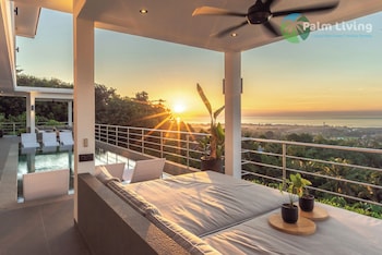 villa sunset