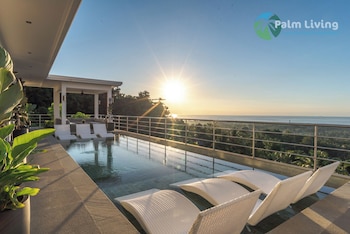 villa sunset