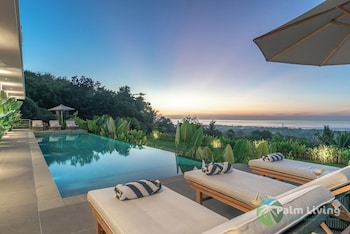 villa sunset