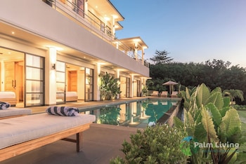 villa sunset