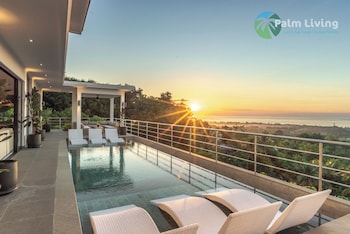 villa sunset