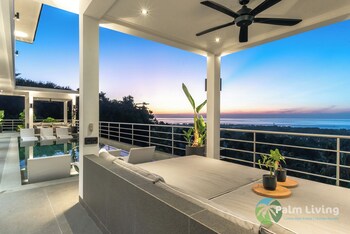 villa sunset