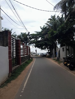 Hiri Dudes Villa,,3 star