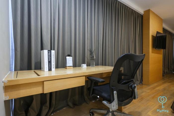 empire suites subang by mana mana