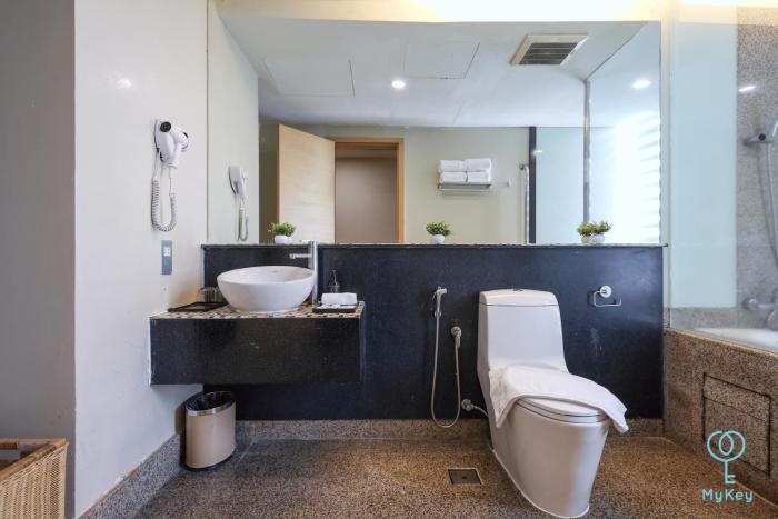 empire suites subang by mana mana