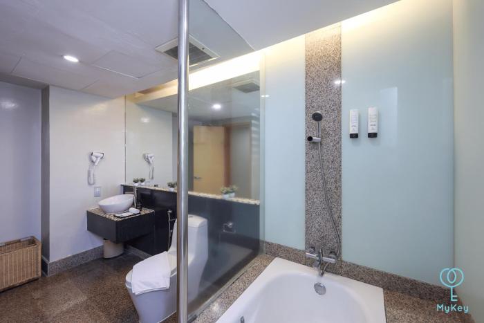 empire suites subang by mana mana