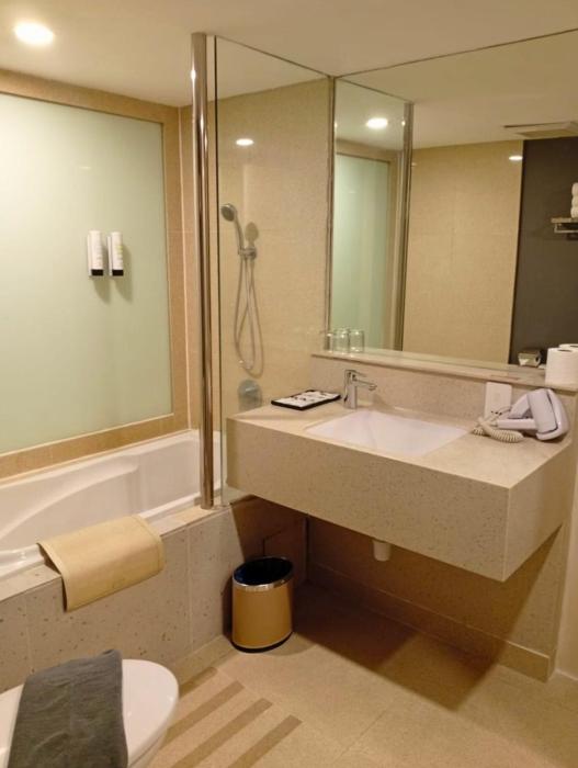 empire suites subang by mana mana